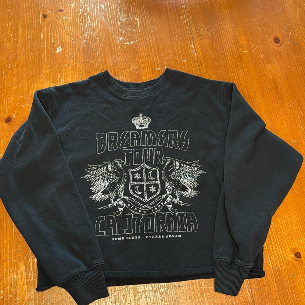 Cute crop sweatshirt!